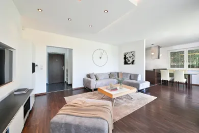 Na predaj 2-izbový byt, 70 m², Bratislava-Nové Mesto, Pod Vachmajstrom