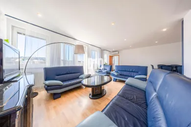 Na predaj 4-izbový byt, 144 m², Bratislava-Staré Mesto, Záhradnícka