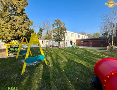 Na prenájom komerčné, 153 m², Bratislava-Nové Mesto