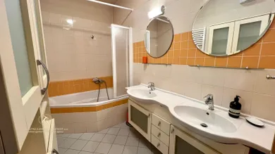Na prenájom 2-izbový byt, 70 m², Bratislava-Staré Mesto