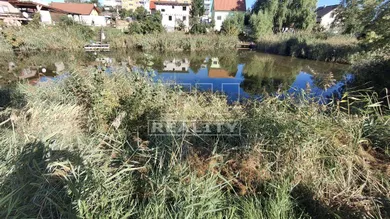 Na predaj pozemok, 220 m², Senec