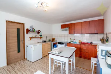 Na predaj dom, 100 m², Pakostov