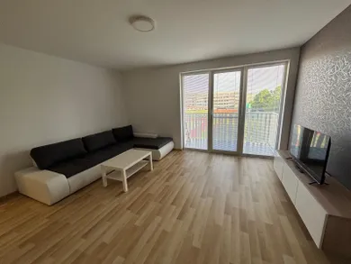 Na predaj 1-izbový byt, 42 m², Trnava, Ulica Jána Bottu