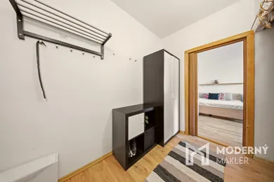 Na predaj 1-izbový byt, 40 m², Bratislava-Dúbravka, Saratovská ulica
