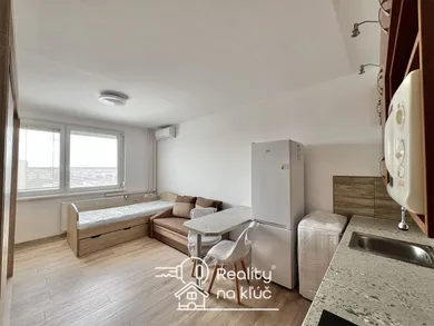 Na prenájom 1-izbový byt, 25 m², Nové Zámky, Boženy Němcovej