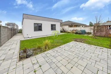 Domy na sprzedaż, Slovenský Grob · €345 000