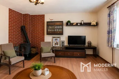 Na predaj 5-izbový dom, 240 m², Zázrivá