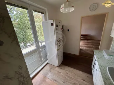 Byty na prenájom 3-izbový, Trenčín · €500
