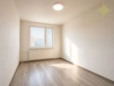 Na predaj 3-izbový byt, 70 m², Banská Štiavnica, J. Straku