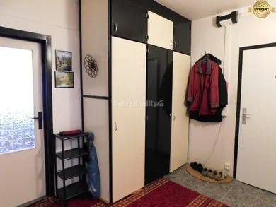 Na predaj 3-izbový byt, 82 m², Štúrovo