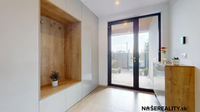 Na predaj 4-izbový dom, 174 m², Pezinok, Žarnovických