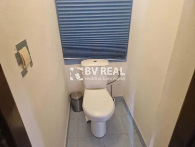Na prenájom 2-izbový byt, 51 m², Prievidza, Štefana Králika