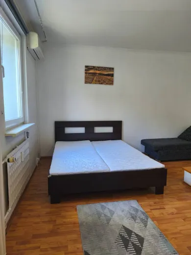 Na prenájom byt v Nové Zámky · €400 · Čiastočná rekonštrukcia