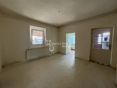Na predaj 2-izbový dom, 611 m², Hidvégardó