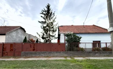 Na predaj 2-izbový dom, 110 m², Nána, Madáchova