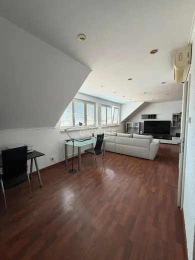 Na prenájom 2-izbový byt, 72 m², Bratislava-Staré Mesto, Mickiewiczova