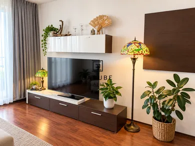Na predaj 3-izbový byt, 85 m², Bratislava-Nové Mesto, Tomášikova