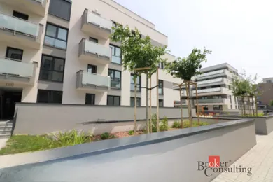 Na predaj 2-izbový byt, 36 m², Stupava, Cementárenská