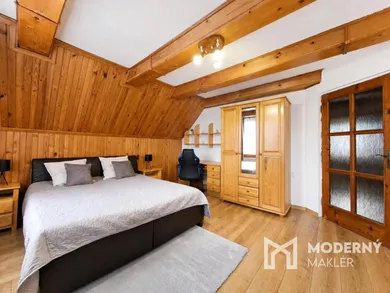 Na predaj dom, 267 m², Kľačno