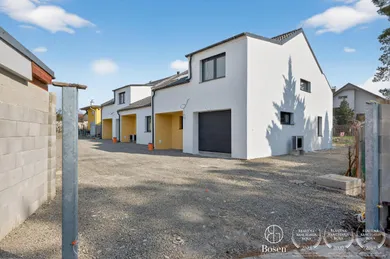 Domy na sprzedaż, 5-pokojowe, Kostolište · €269 000