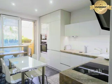 Na predaj 3-izbový byt, 70 m², Prievidza