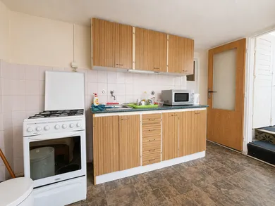 Na predaj dom, 534 m², Nové Zámky, Komjatická