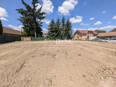 Działki na sprzedaż, Zlaté Moravce · €44 900