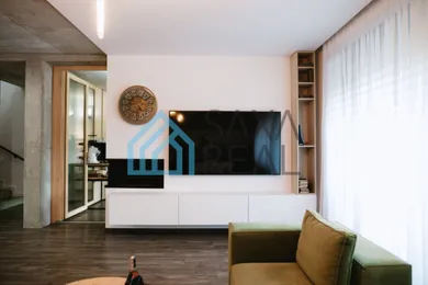 Na predaj dom, 220 m², Malá Ida, Púpavová