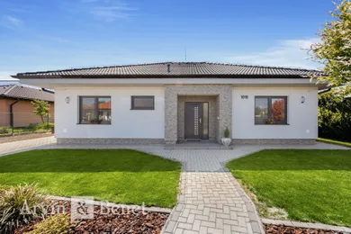 Domy na sprzedaż, Kvetoslavov · €389 000