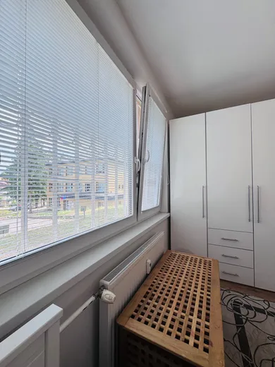 Na prenájom 2-izbový byt, 33 m², Banská Bystrica, Školská
