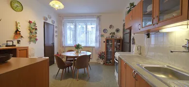 Na predaj 2-izbový dom, 102 m², Hlohovec, Kpt. Nálepku