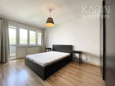 Na prenájom 2-izbový byt, 56 m², Bratislava-Nové Mesto, Sibírska