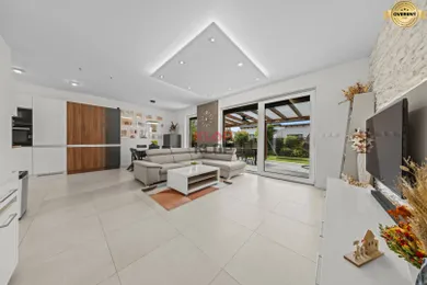 Na predaj 4-izbový byt, 91 m², Stupava, Liesková