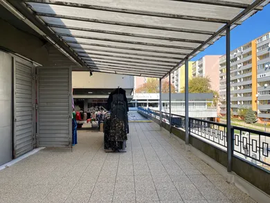 Na prenájom komerčné, 42 m², Bratislava-Dúbravka