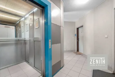 Na predaj komerčné, 120 m², Bratislava-Nové Mesto, Vajnorská