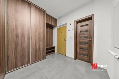 Na predaj 2-izbový byt, 64 m², Pezinok, Dona Sandtnera