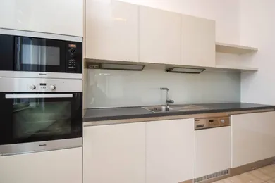 Na prenájom 3-izbový byt, 130 m², Bratislava-Staré Mesto, Hlboká cesta