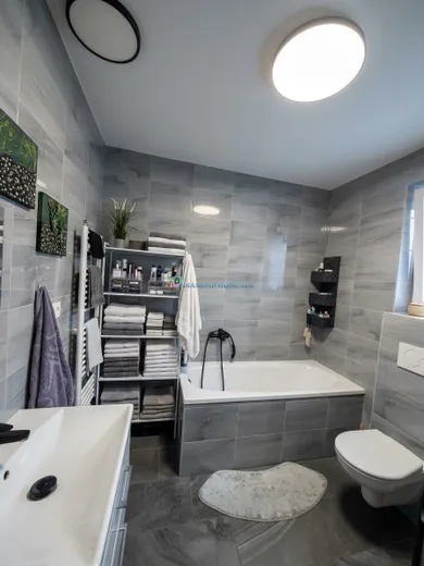 Na predaj dom, 325 m², Dunajský Klátov