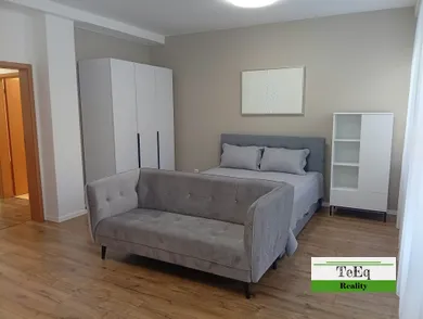 Na prenájom 1-izbový byt, 40 m², Banská Bystrica, Bakossova