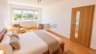 Na predaj 2-izbový byt, 66 m², Bratislava-Ružinov, Sedmokrásková