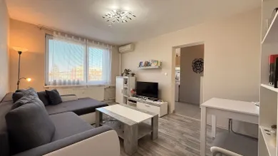 Na predaj 2-izbový byt, 50 m², Levice, Hronská