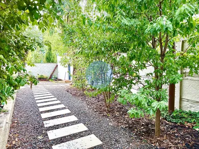 Na prenájom 1-izbový byt, 30 m², Bratislava-Vrakuňa, Brezová