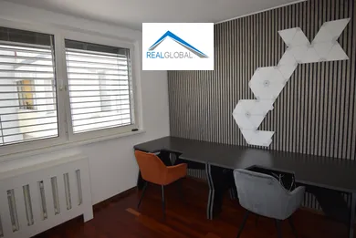 Na prenájom 3-izbový byt, 70 m², Bratislava-Petržalka, Mlynarovičova