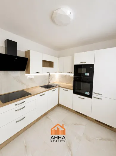 Na predaj 4-izbový byt, 78 m², Bratislava-Vrakuňa