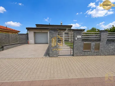 Domy na sprzedaż, 4-pokojowe, Senica · €362 500