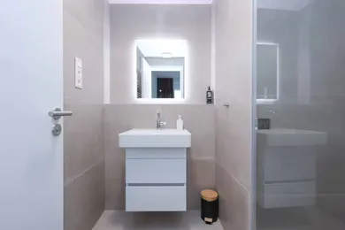 Na prenájom 2-izbový byt, 50 m², Bratislava-Staré Mesto