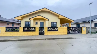 Domy na sprzedaż, Nitra · €354 000