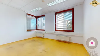 Na prenájom komerčné, 197 m², Bratislava-Nové Mesto, Kukuričná