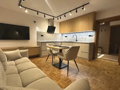 Byty na prenájom 2-izbový, Bratislava-Karlova Ves · €800
