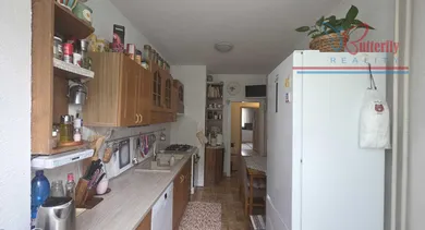 Na predaj 3-izbový byt, 64 m², Handlová, Okružná